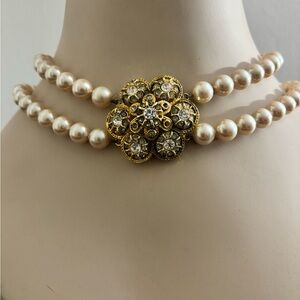 Vintage faux pearl choker